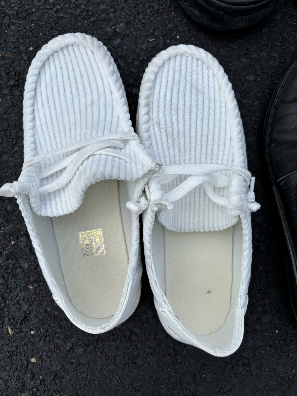 White Corduroy Moccasin Slip-On Loafers. Size 36 US 5.5/6